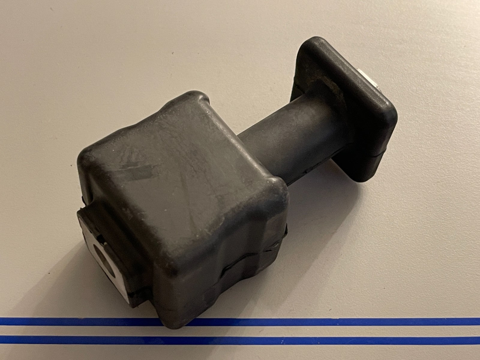 NEW OEM 50155-ZW5-000 Honda 115 130 135 140 150 Lower Rubber Mount 0720