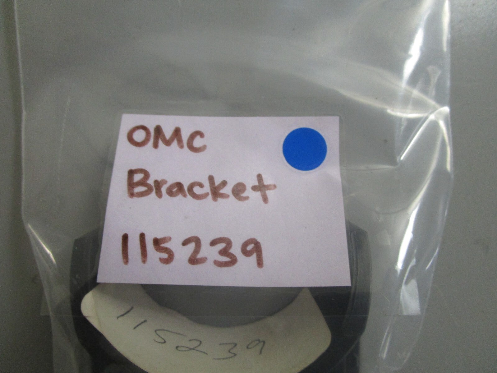 *NEW OEM* 0810 OMC Johnson Evinrude Bracket 115239 0115239