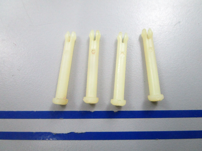 NEW OEM (LOT OF 4) 305821 0305821 OMC Johnson Evinrude Hinge Pin 0810