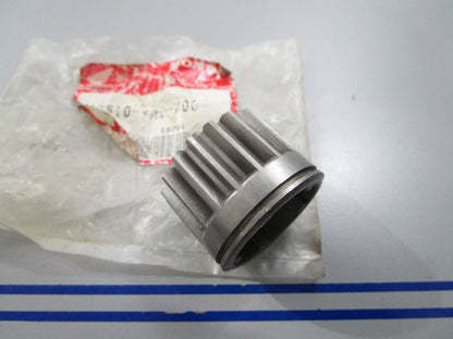 *NEW OEM* 0810 Honda Sprocket 23510-VA2-700