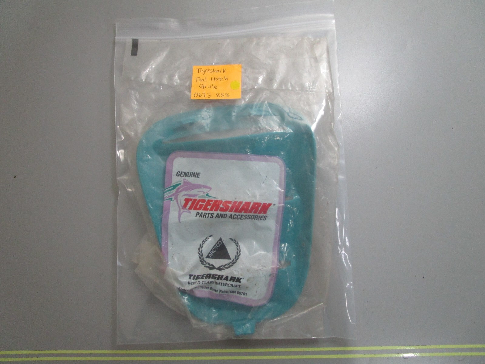*NEW* 0810 Tigershark Teal Hatch Grille 0673-888