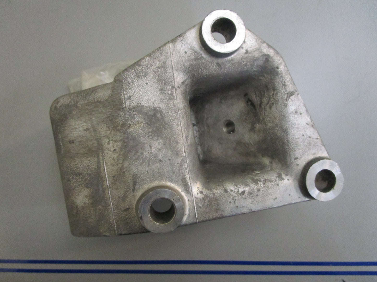 *NEW OEM* 0820 Volvo Penta Engine Bracket 831973