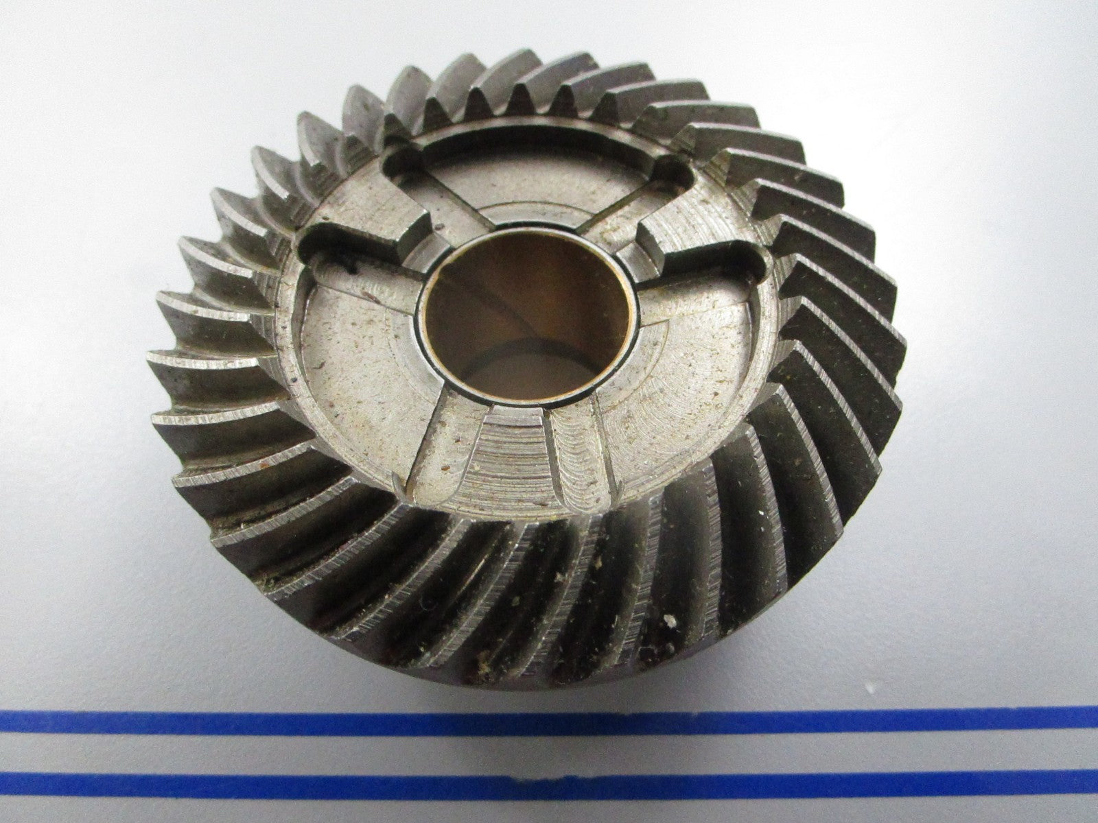 *NEW OEM* 0810 OMC Johnson Evinrude 32T Gear 385765 0385765