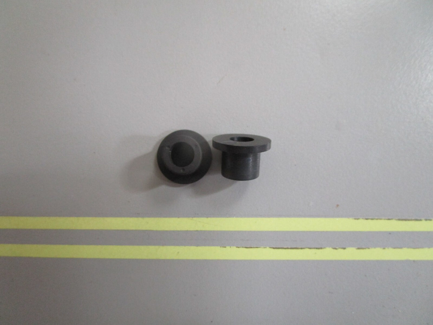 *NEW OEM* (LOT OF 2) 0810 OMC Johnson Evinrude Bushing 911872 0911872
