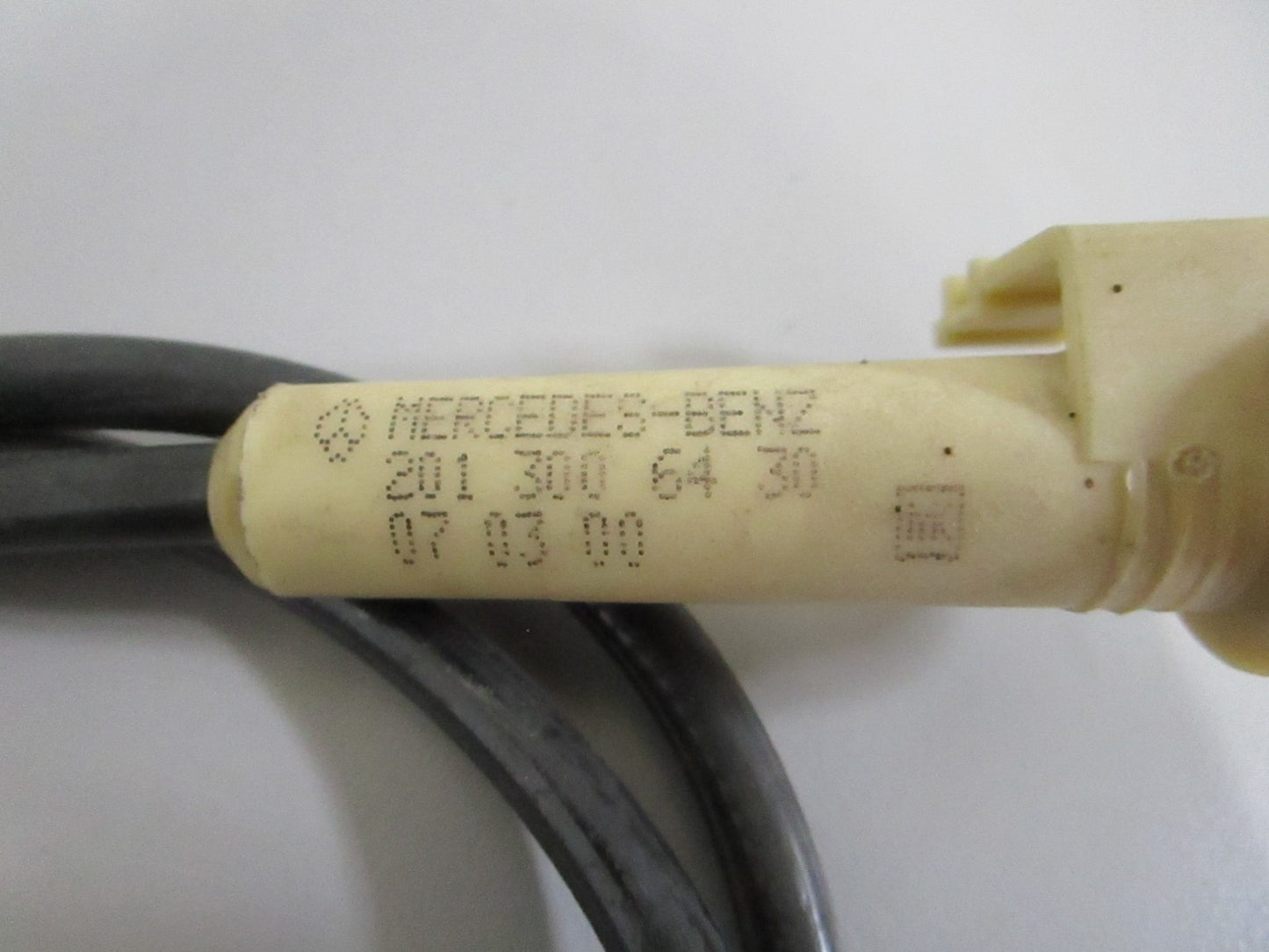 NEW OEM 2013006430 Mercedes-Benz Kickdown Cable 0820