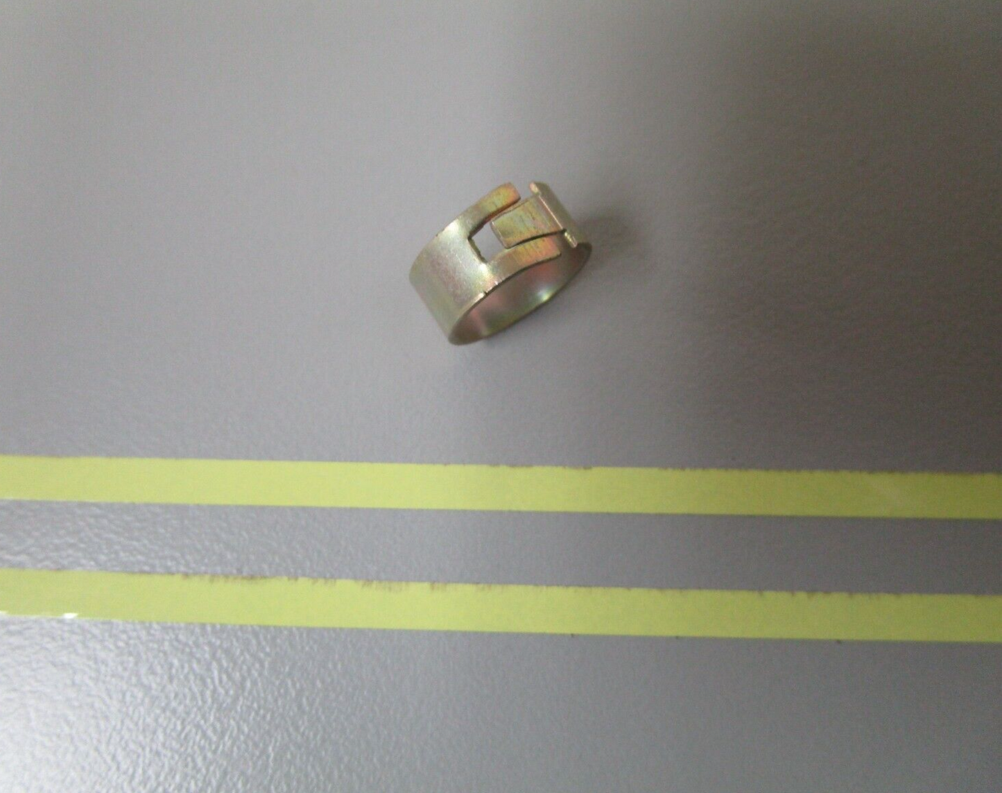 *NEW OEM* 0810 OMC Johnson Evinrude Retainer 328438 0328438