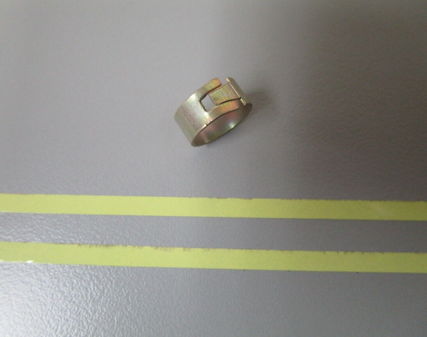 *NEW OEM* 0810 OMC Johnson Evinrude Retainer 328438 0328438