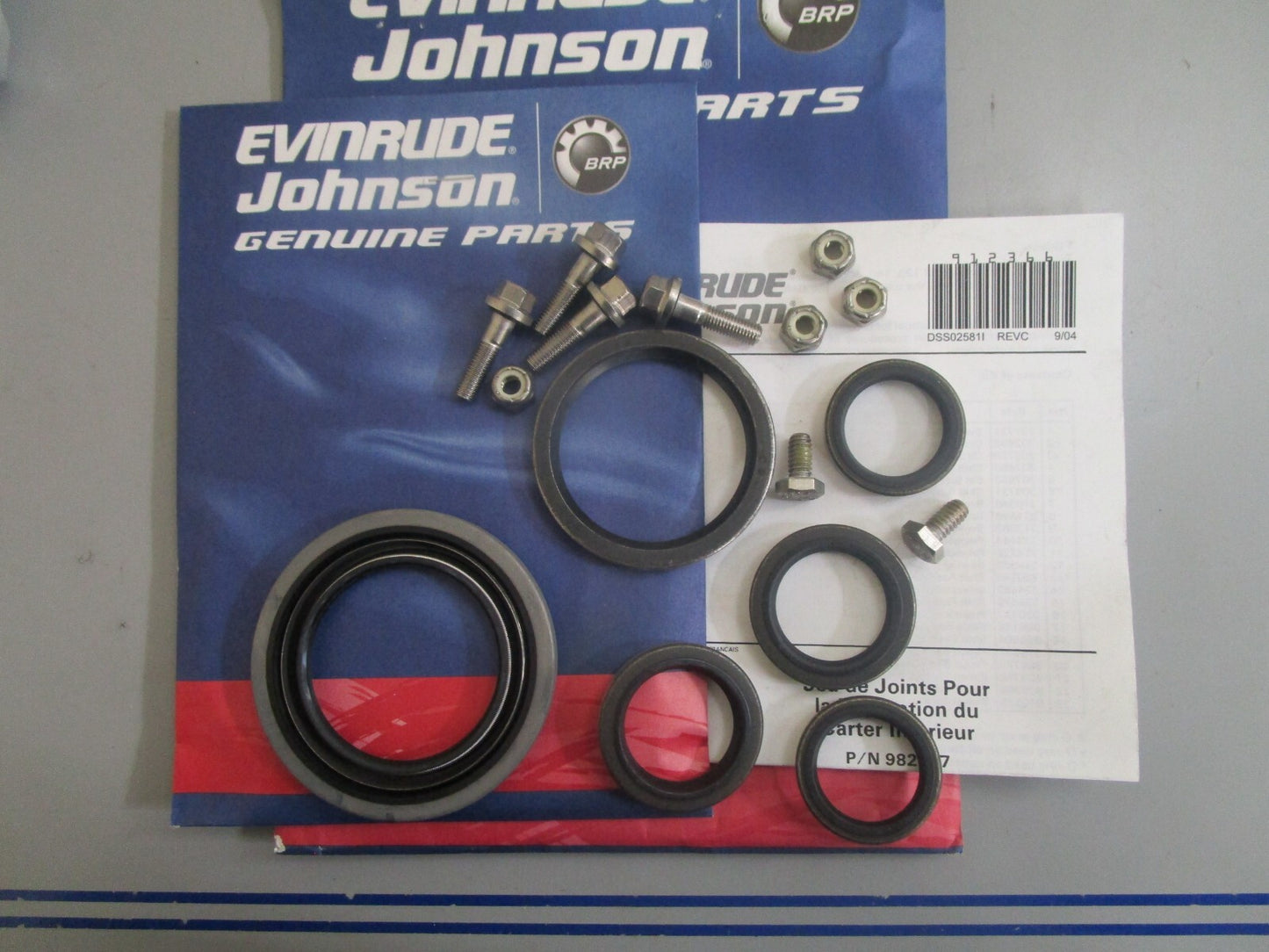 *NEW OEM* 0810 OMC Johnson Evinrude Gearcase Gasket Kit 982947 0982947