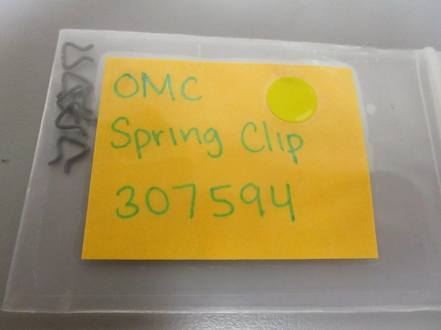 *NEW OEM* 0810 OMC Johnson Evinrude Spring Clip 307594 0307594