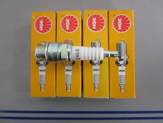 *NEW OEM* (LOT OF 4) 0820 NGK Spark Plug B7HS