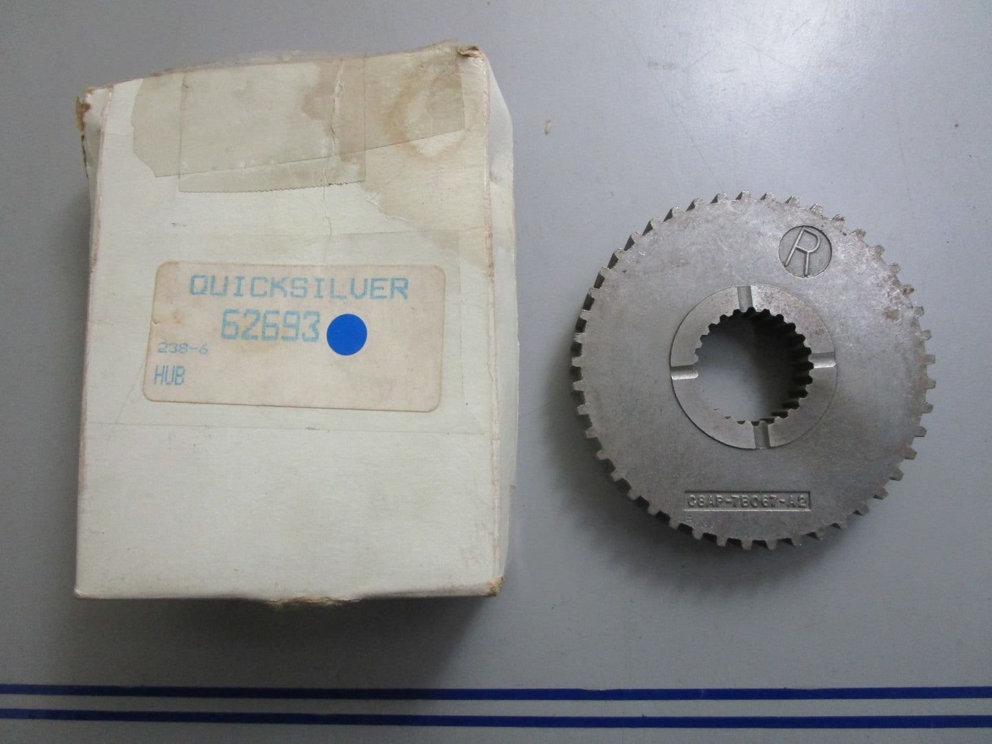 *NEW OEM* 0820 Mercury Quicksilver Hub 62693
