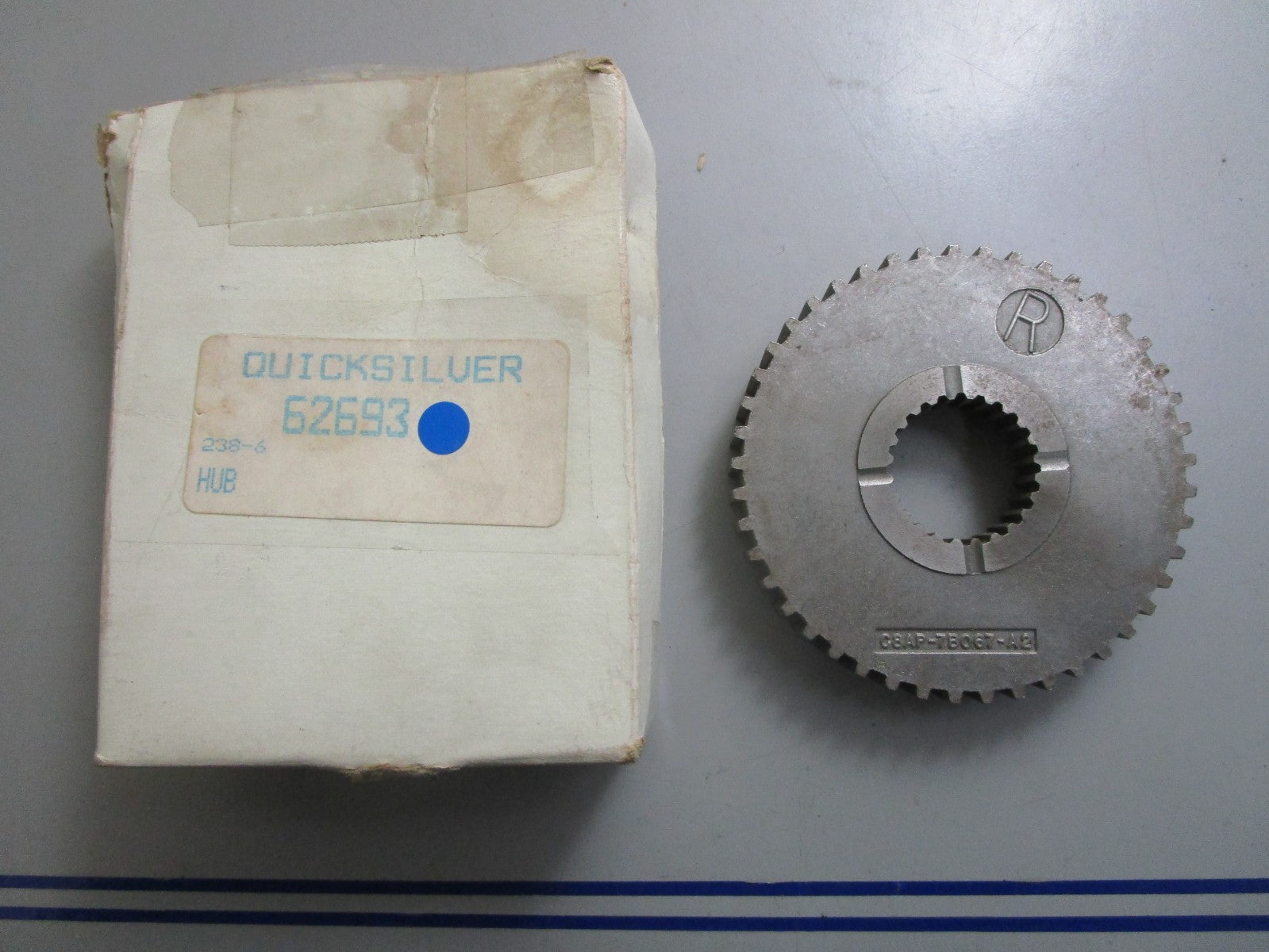 *NEW OEM* 0820 Mercury Quicksilver Hub 62693