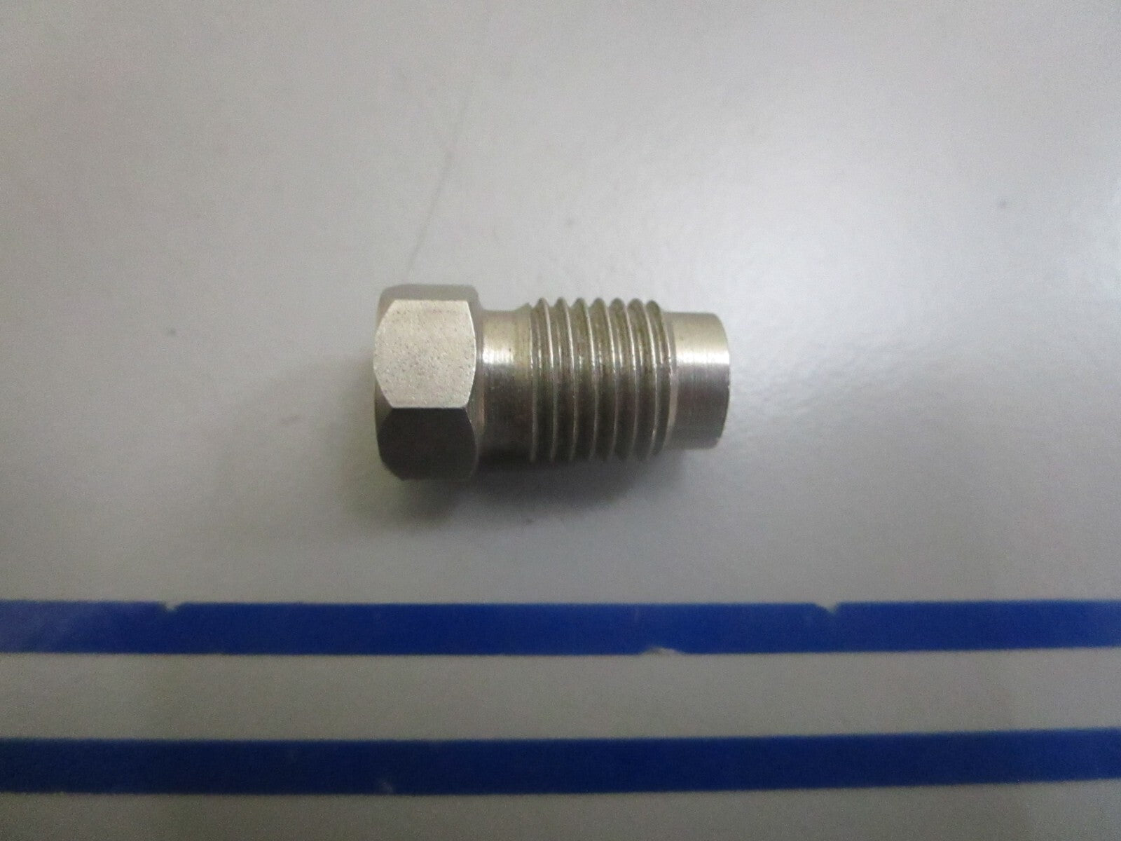 *NEW OEM* 0820 Volvo Penta Plug 852879
