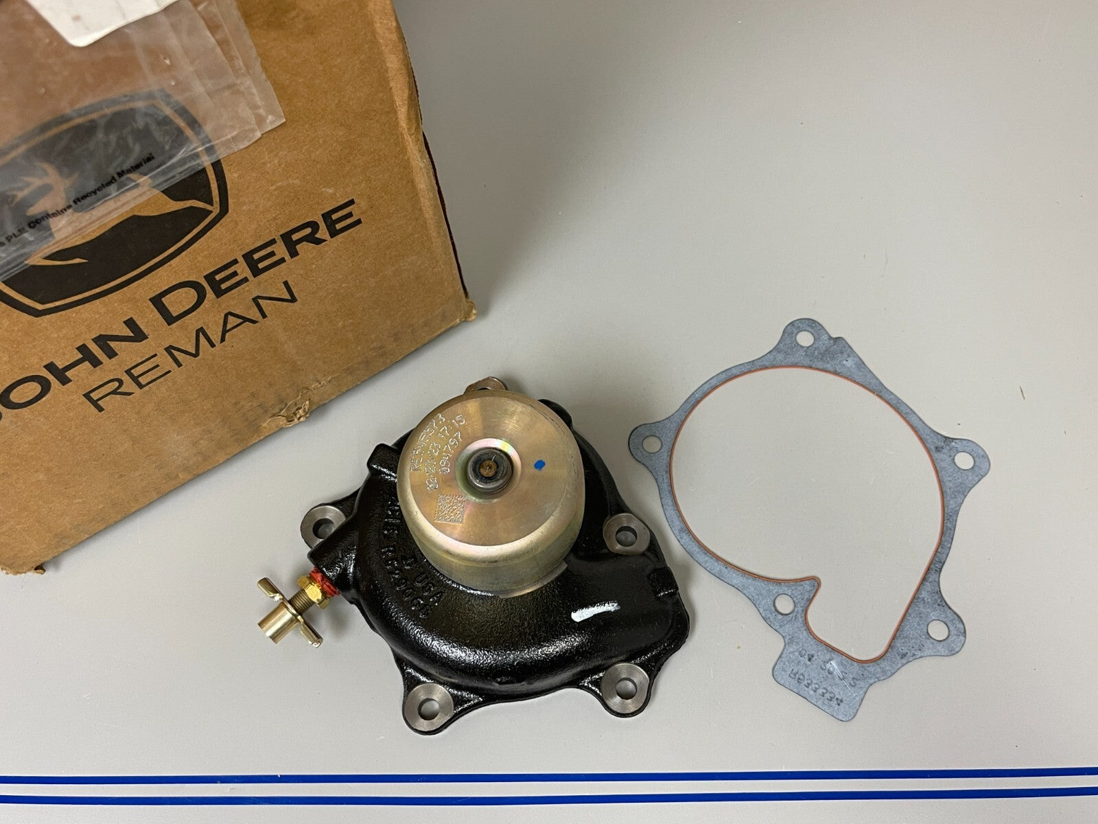 *NEW OEM* 0720 John Deere Water Pump SE502114