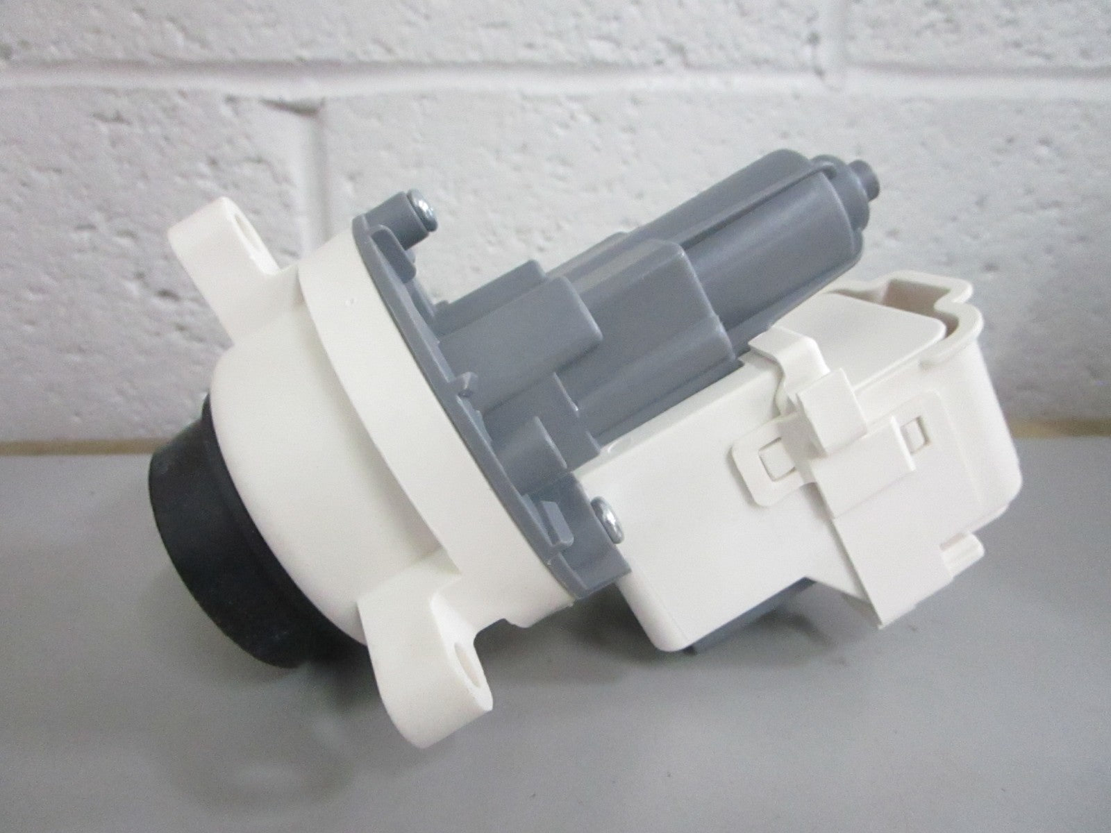 *NEW OEM* 0820 Whirlpool Water Pump W11399437