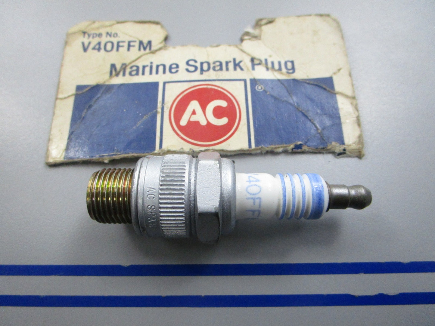 NEW V40FFM AC Delco Spark Plug 0810