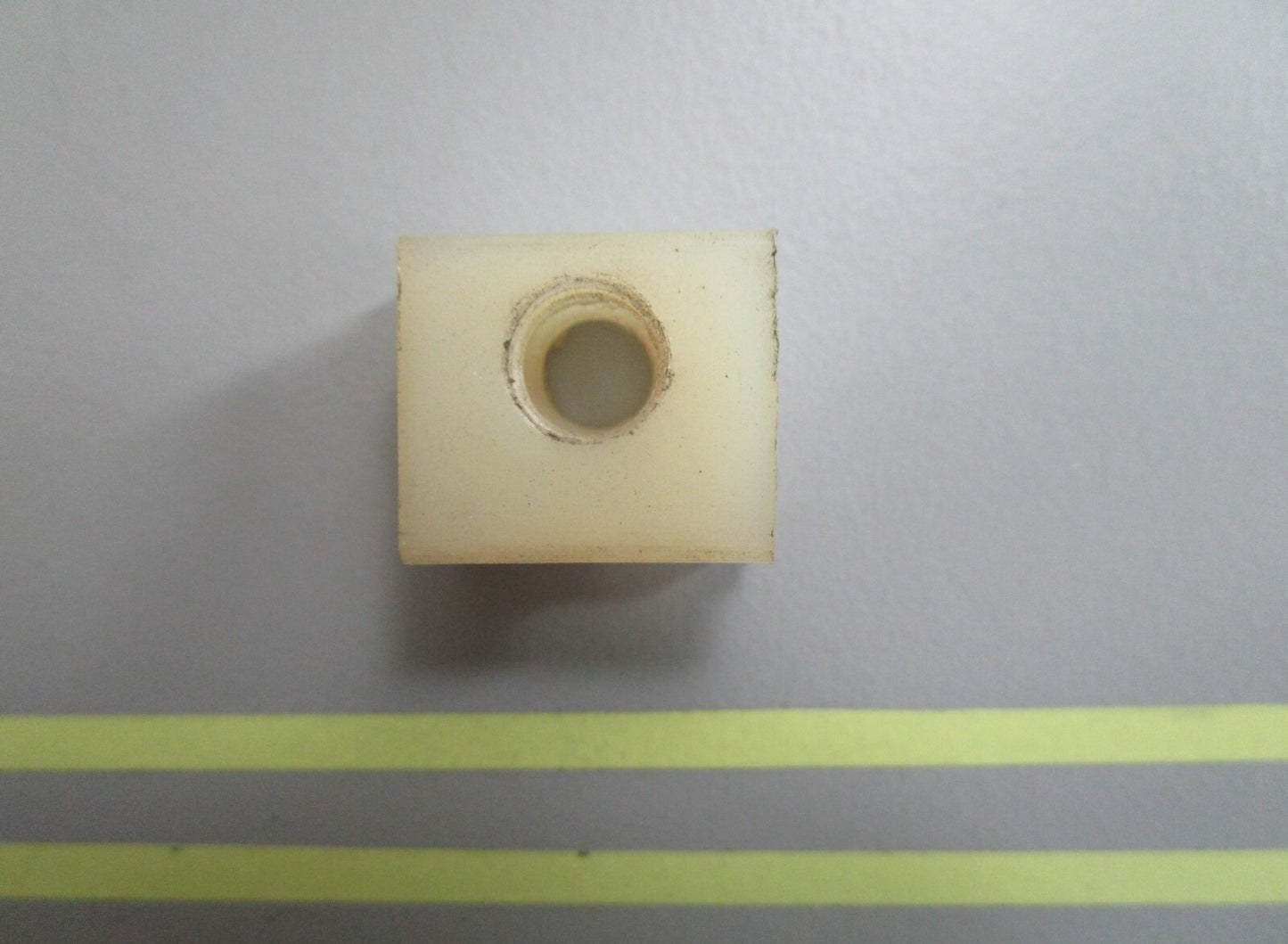 *NEW OEM* 0820 OMC Johnson Evinrude Retainer 308051 0308051