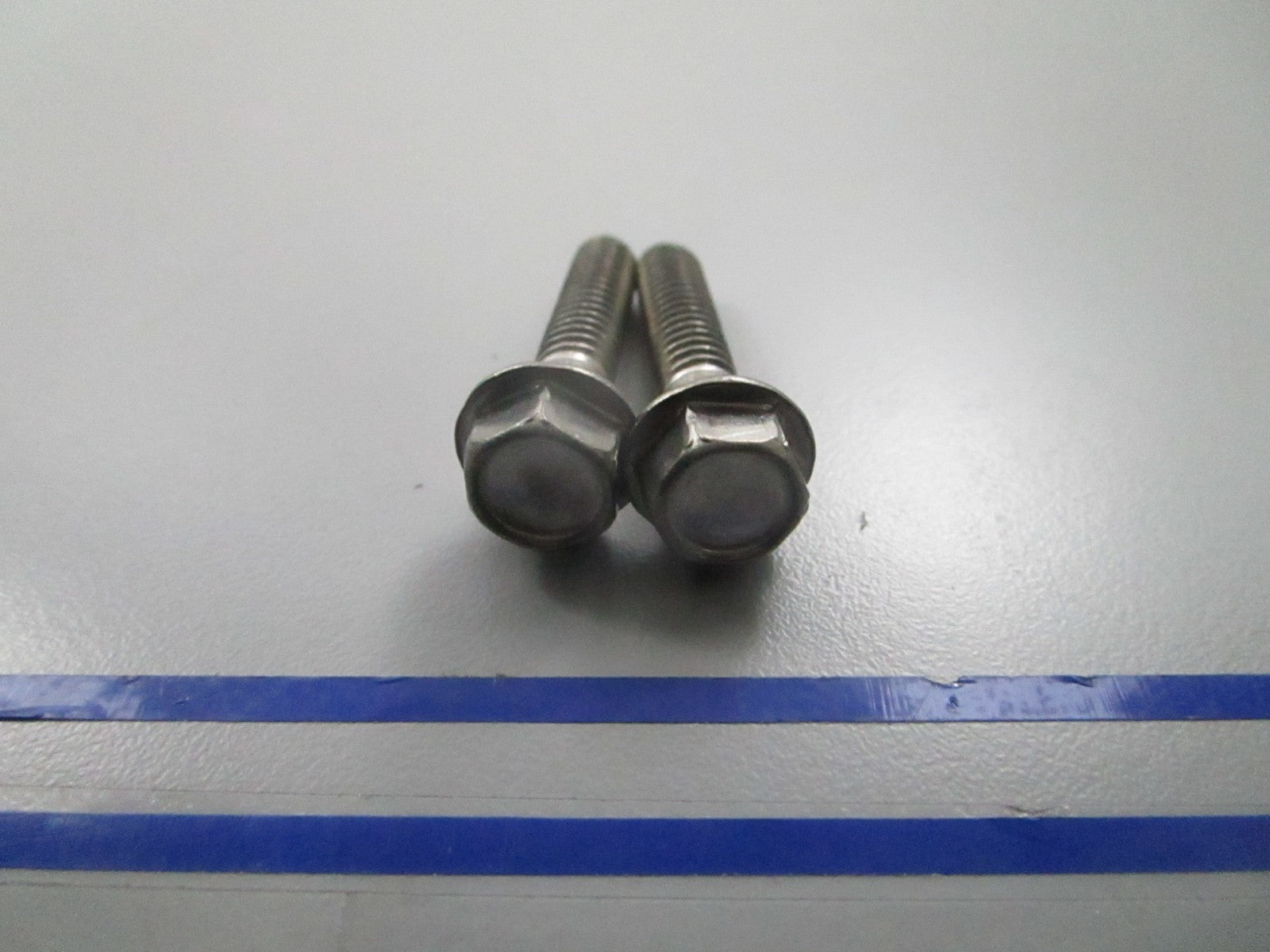 *NEW OEM* (LOT OF 2) 0810 OMC Johnson Evinrude Screw 333676 0333676