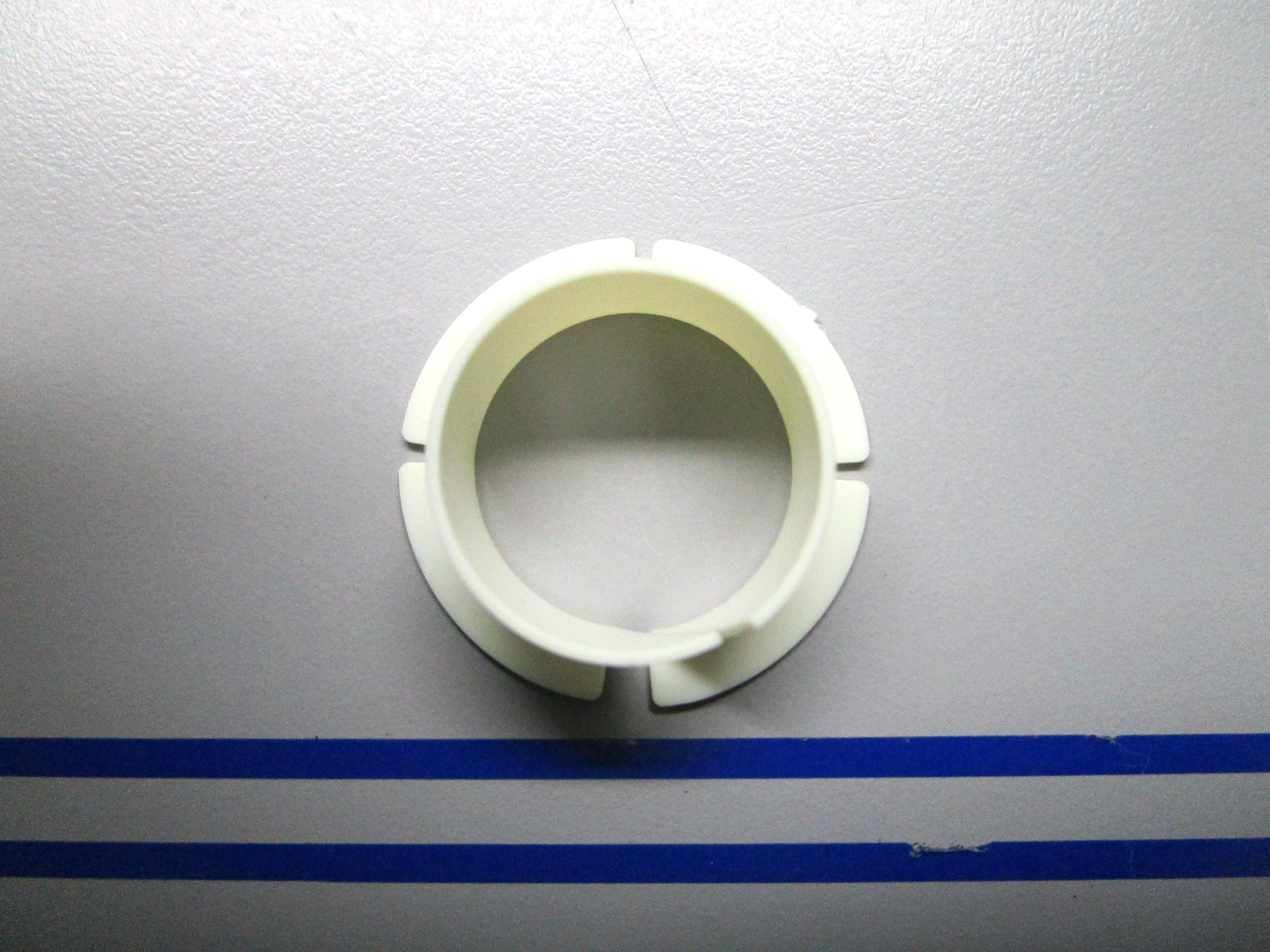 *NEW OEM* 0810 OMC Johnson Evinrude Bearing Nyliner 908324 0908324