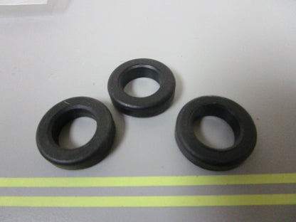 *NEW OEM* (LOT OF 3) 0810 OMC Johnson Evinrude Grommet 320880 0320880