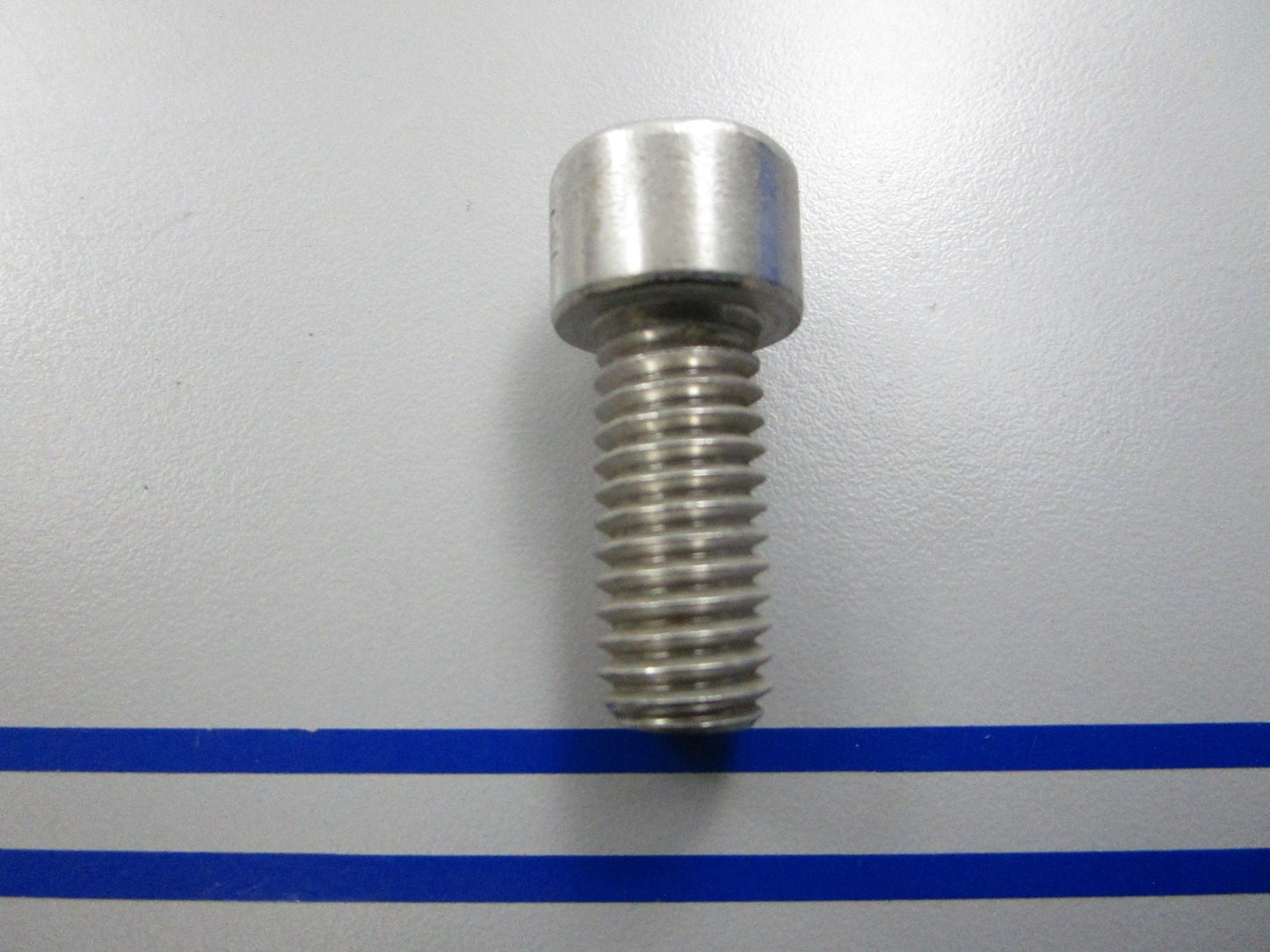 *NEW OEM* 0810 Volvo Penta Screw 941812