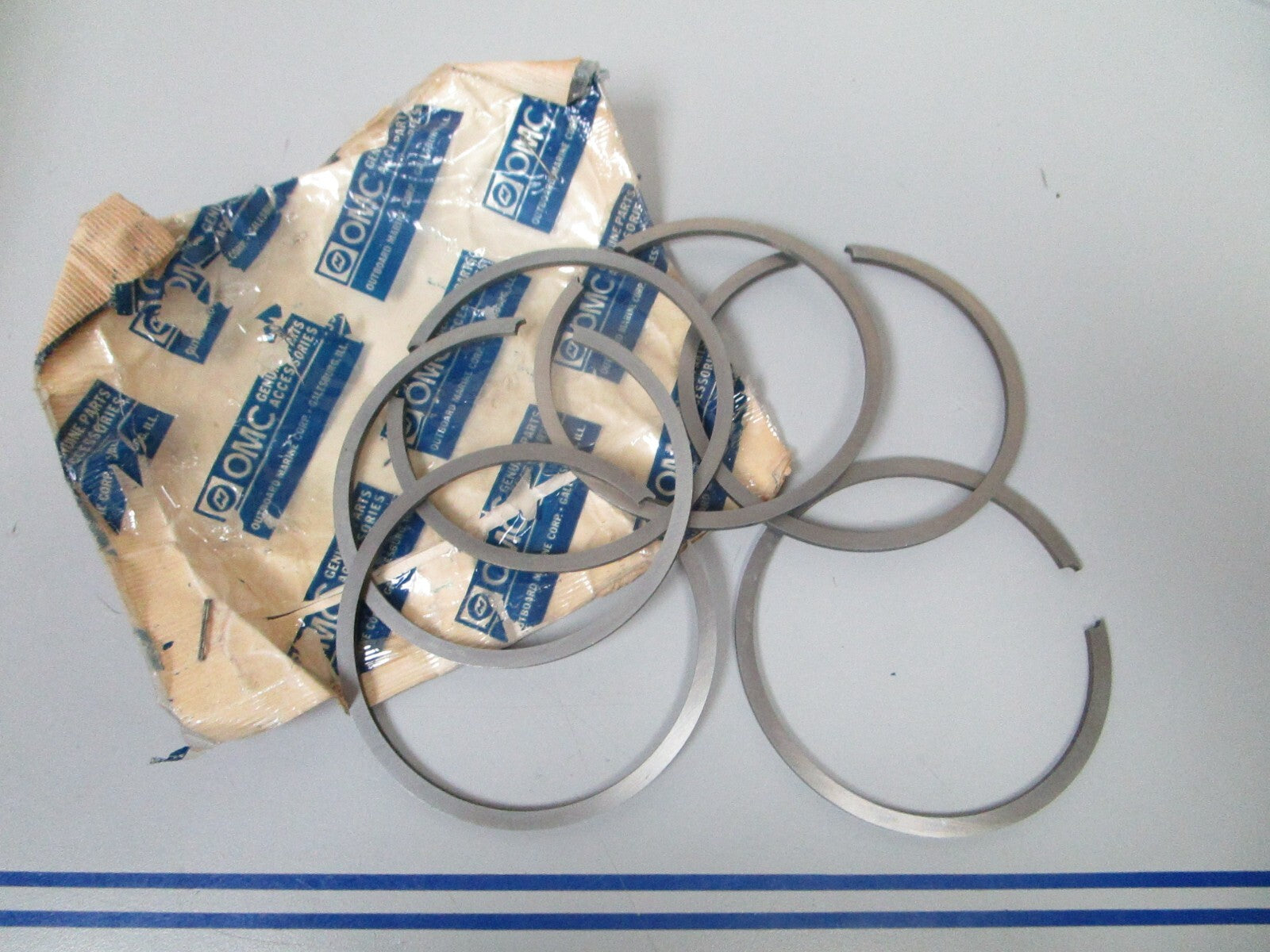 *NEW OEM* 0810 OMC Johnson Evinrude 6 Piston Ring Set 593429 0593429