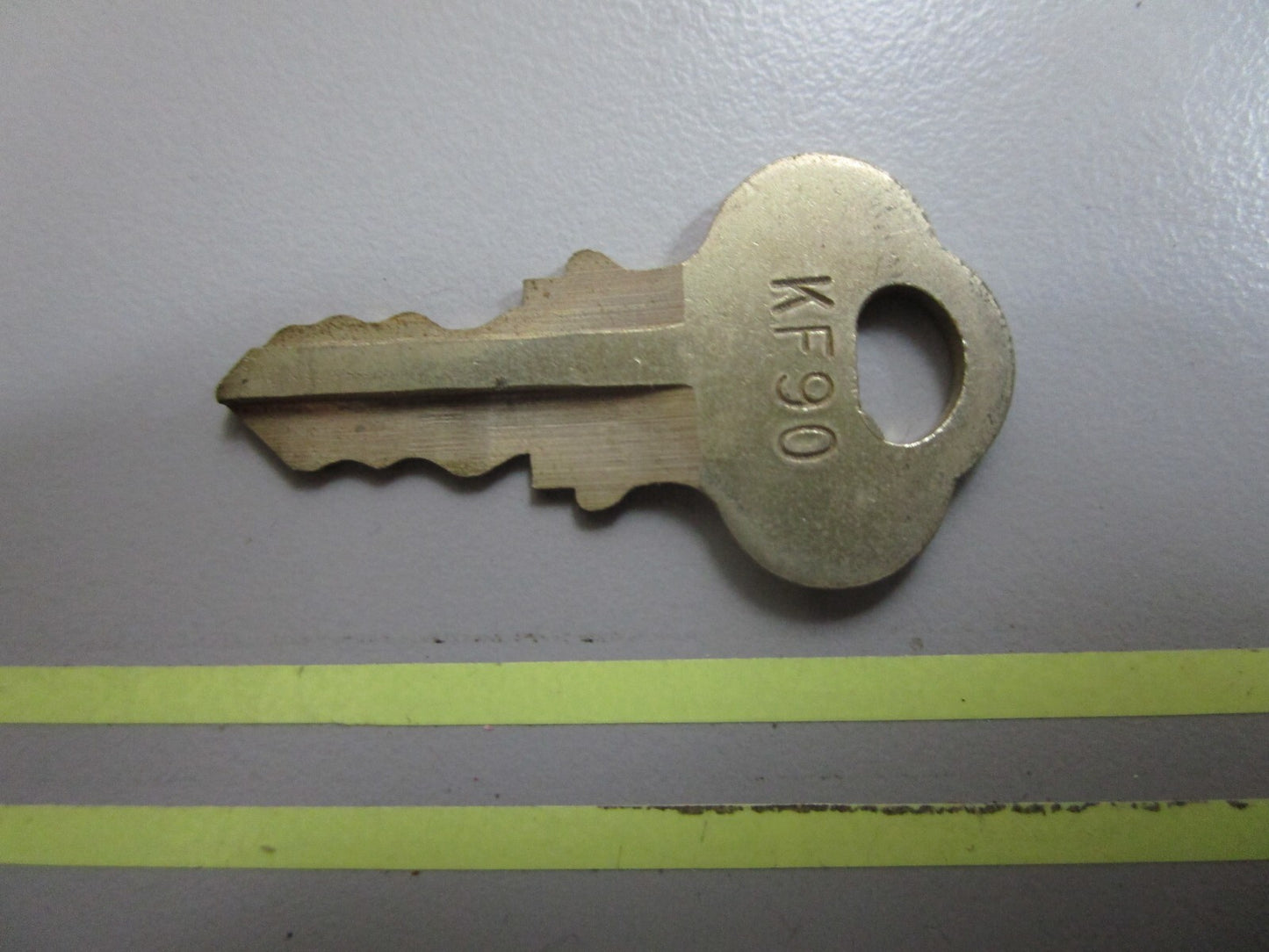 *NEW OEM* 0810 OMC Johnson Evinrude Ignition Key KF90 501605 0501605