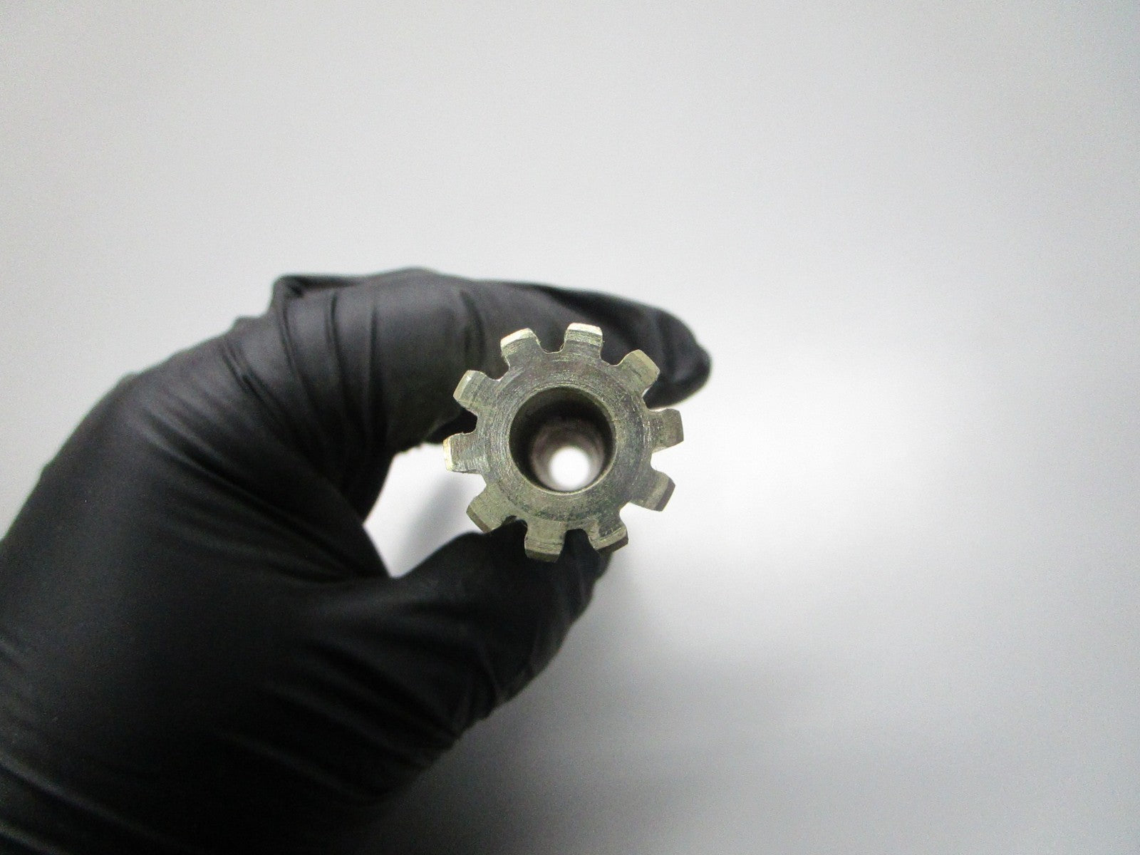NEW OEM 31221 Mercury Quicksilver Pinion 0810