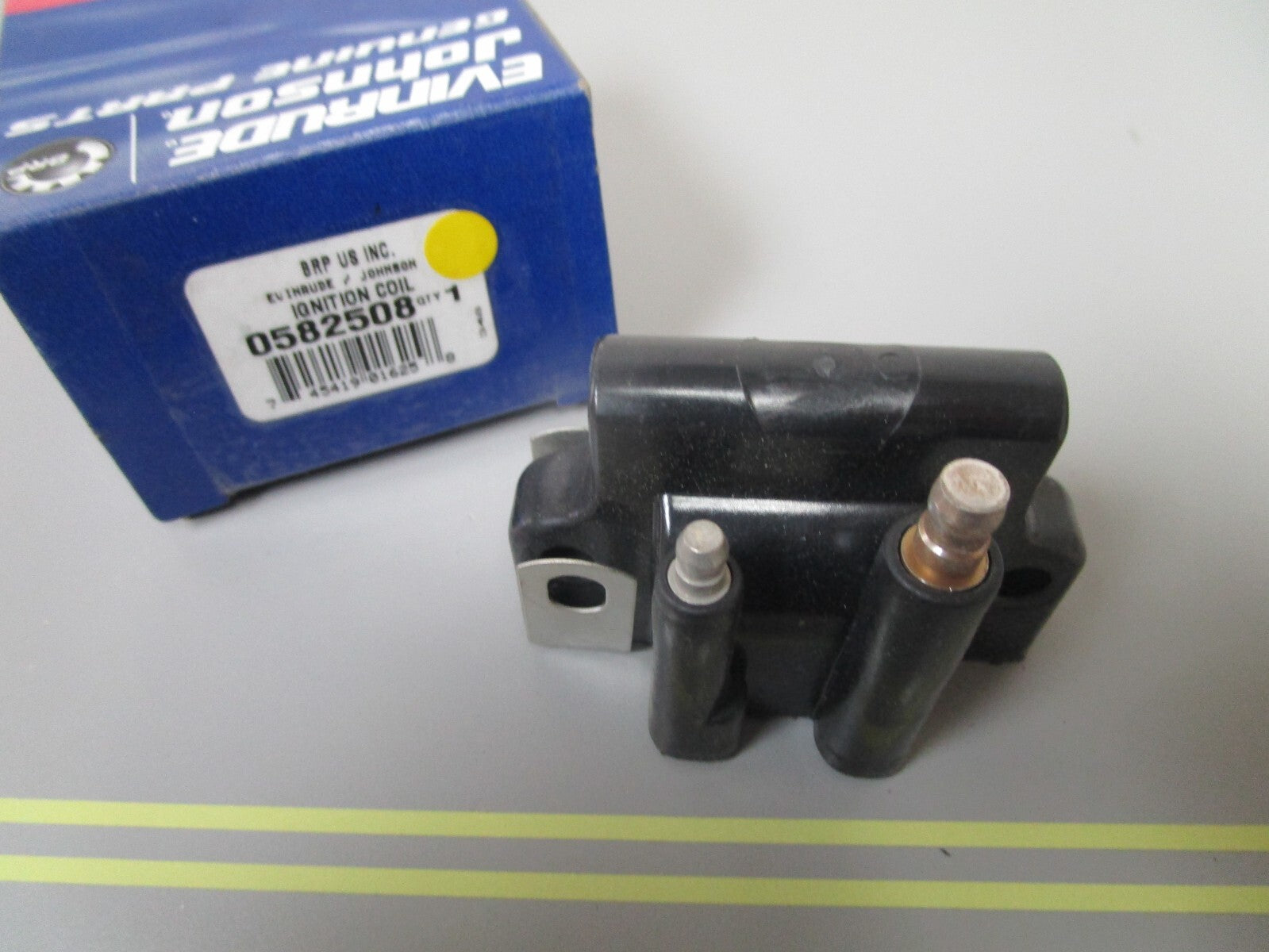 *NEW OEM* 0810 OMC Johnson Evinrude Ignition Coil 582508 0582508