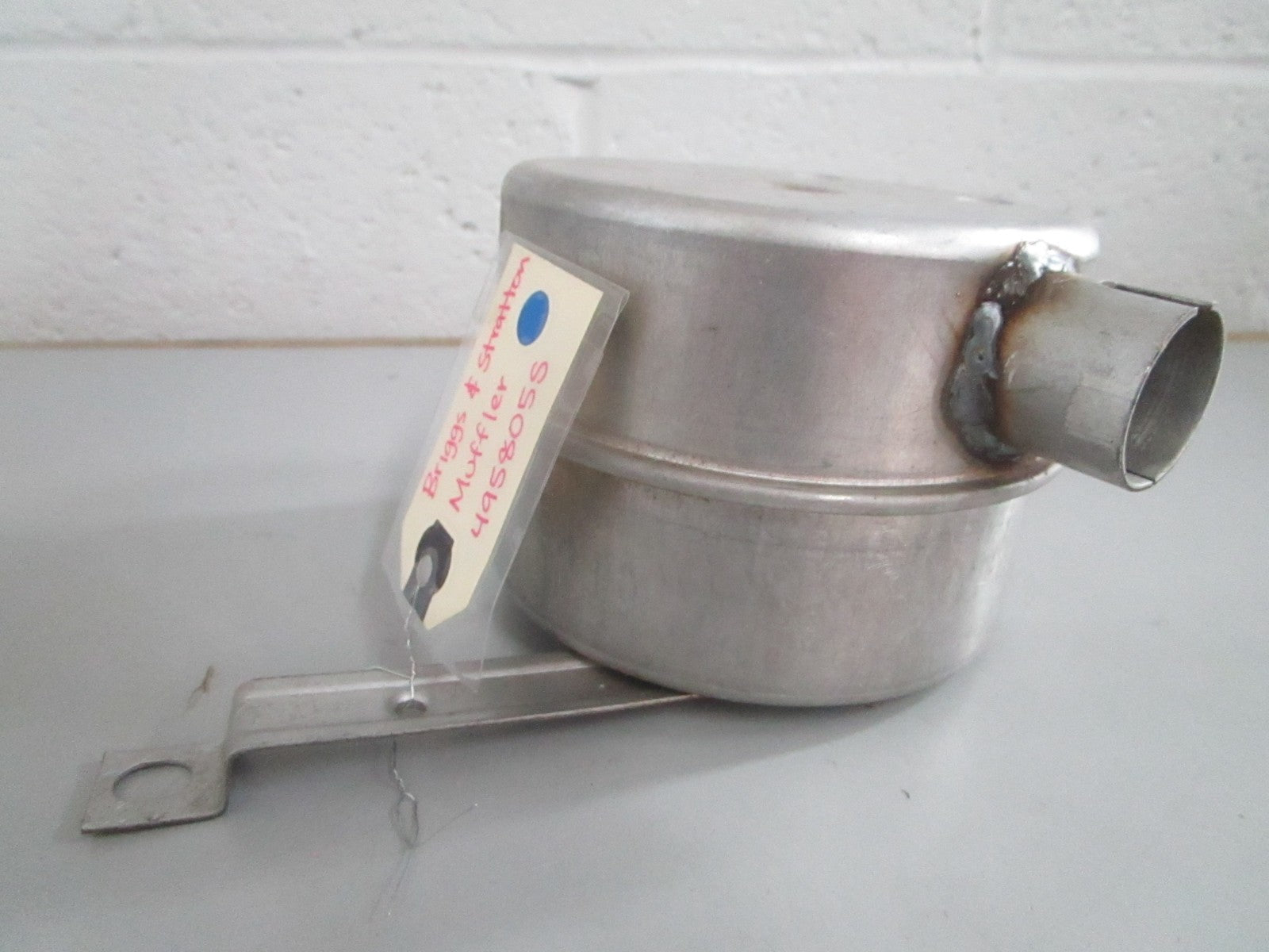 *NEW OEM* 0820 Briggs & Stratton Muffler 495805S