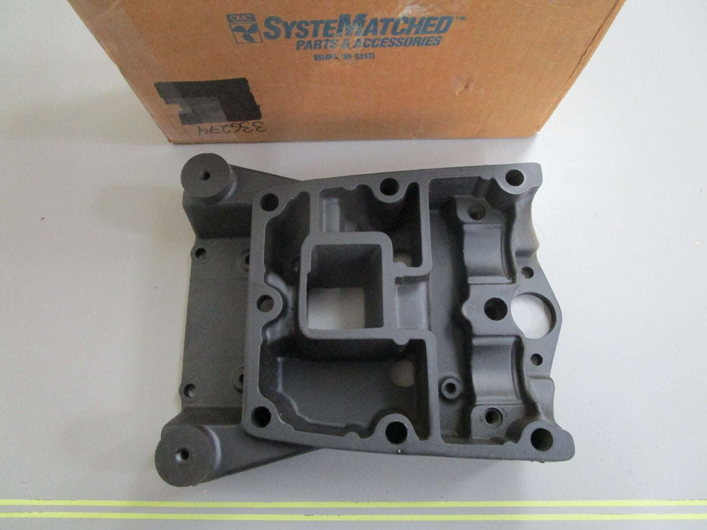 *NEW OEM* 0820 OMC Johnson Evinrude Adaptor 336274 0336274 336307