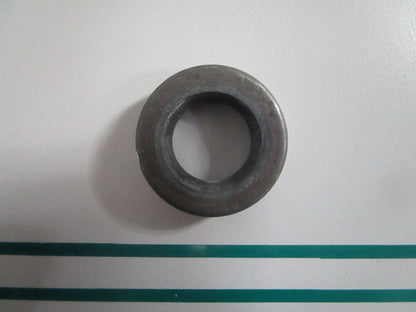 NEW OEM 330550 0330550 OMC Johnson Evinrude Seal 0820