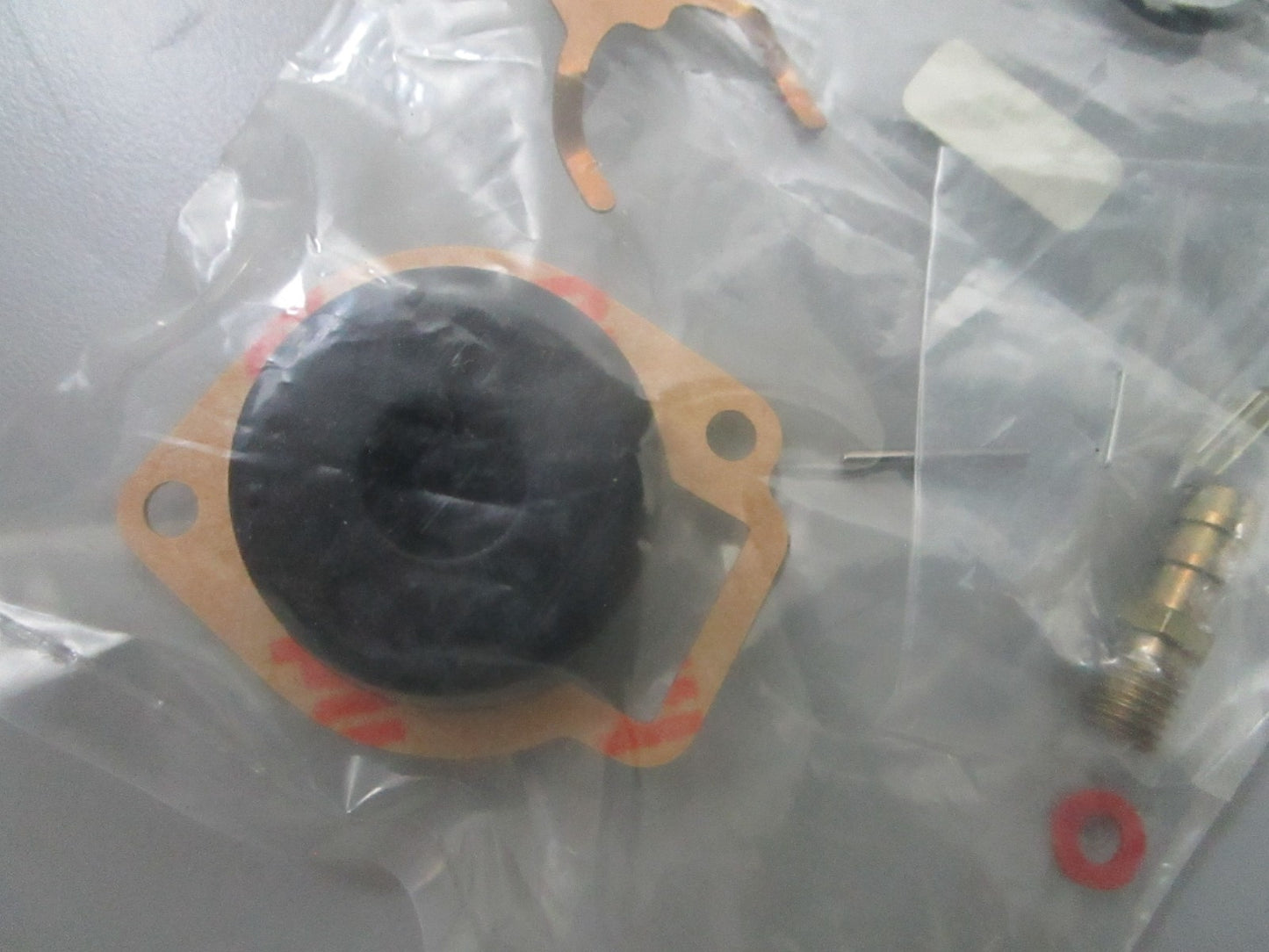 *NEW OEM* 0810 OMC Johnson Evinrude Carburetor Kit 114830 0114830