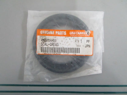 NEW OEM 4022704H00 UniCarriers Grease Seal 0820
