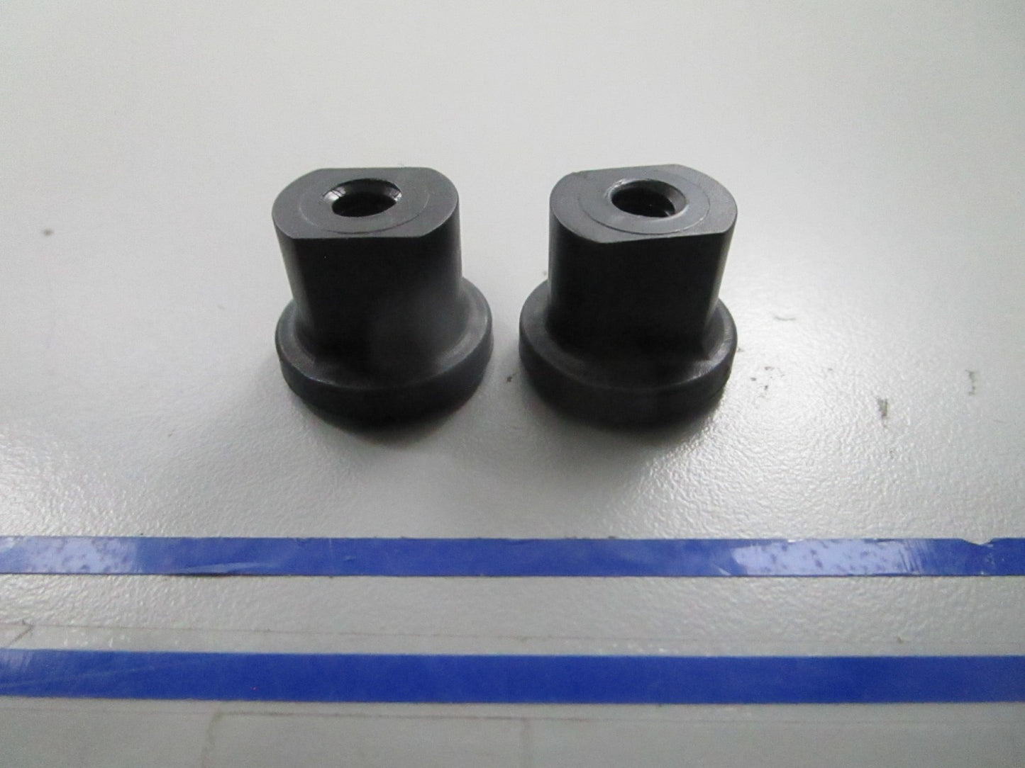 *NEW OEM* (LOT OF 2) 0810 OMC Johnson Evinrude Tilt Lock Knob 332903 0332903