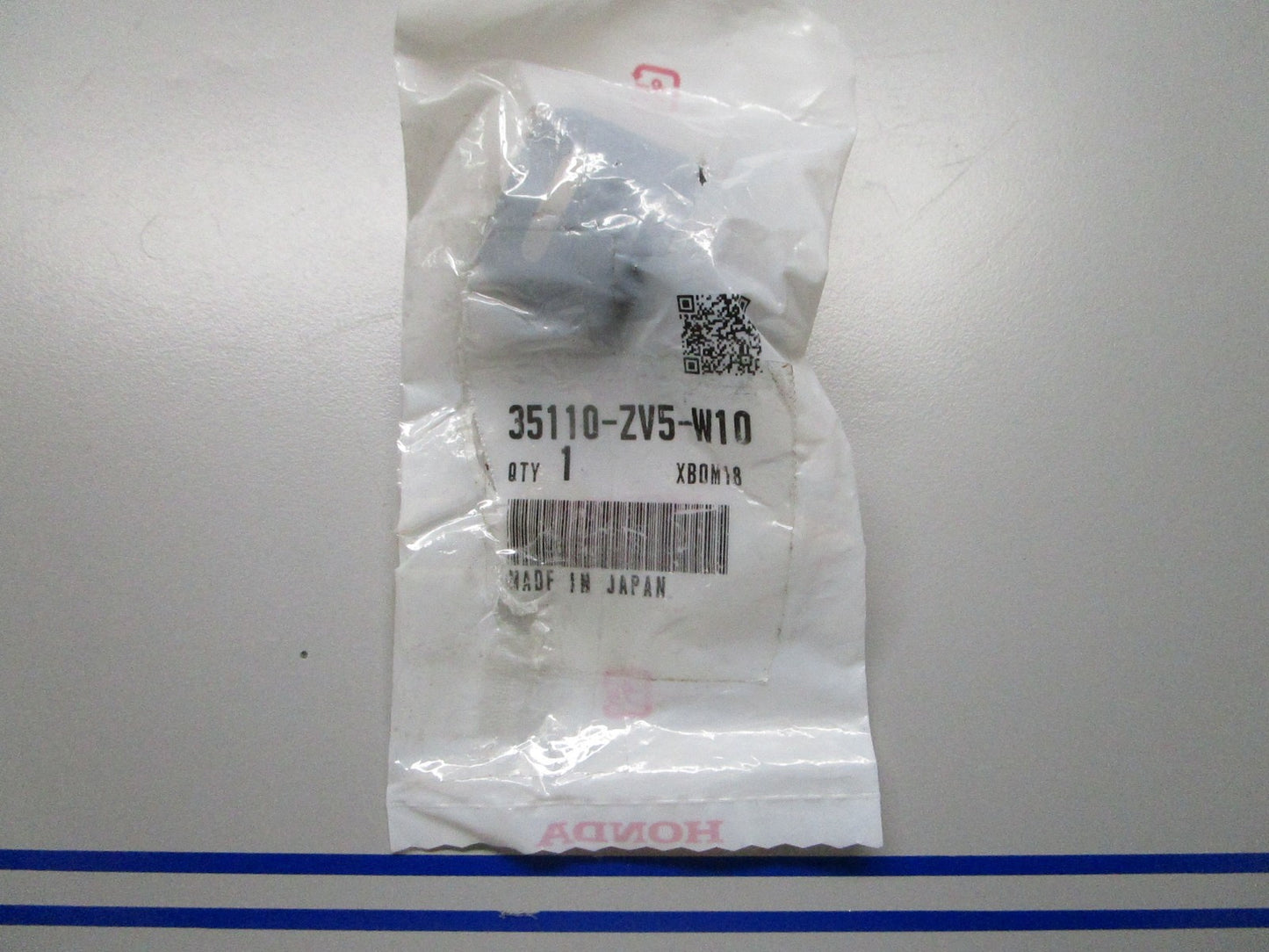 *NEW OEM*  0810 Honda Key 35110-ZV5-W10
