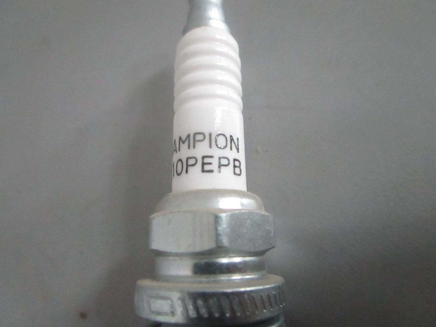 NEW OEM (LOT OF 2) QC10PEPB Champion Spark Plug 0820