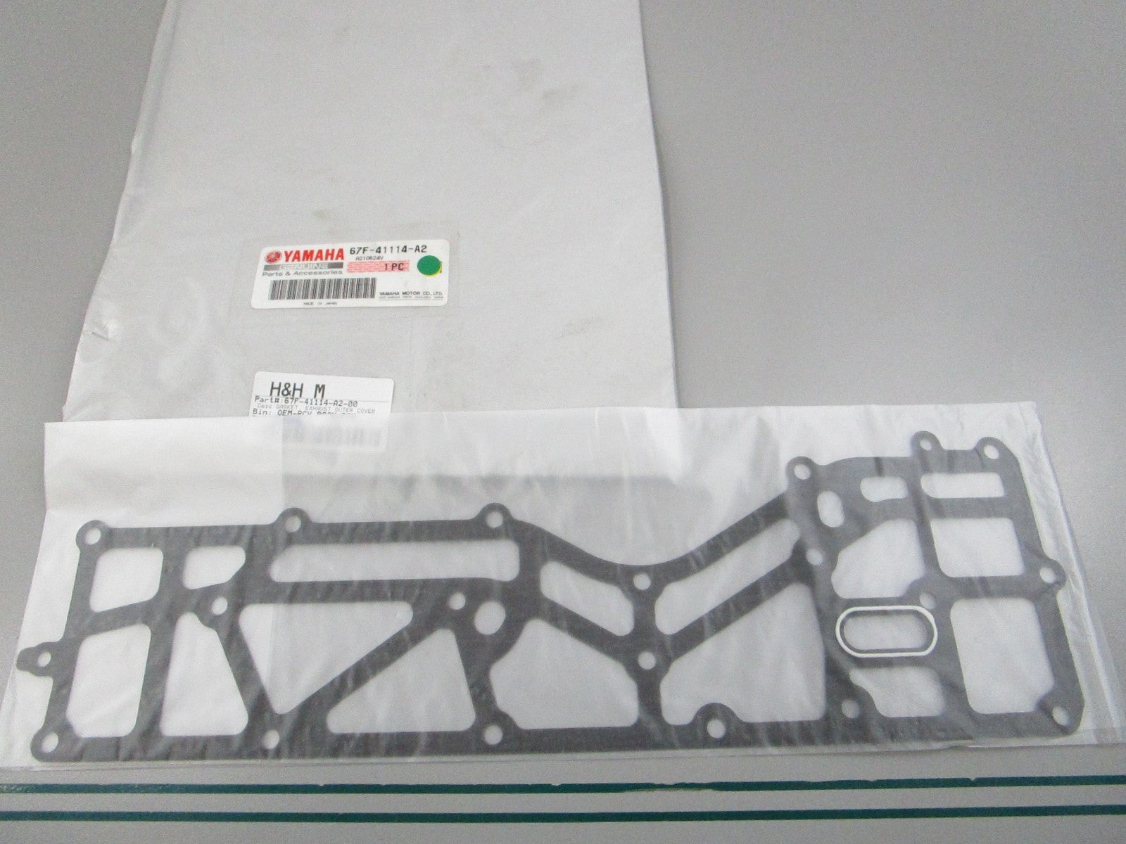NEW OEM 67F-41114-A2-00 Yamaha Gasket 0810