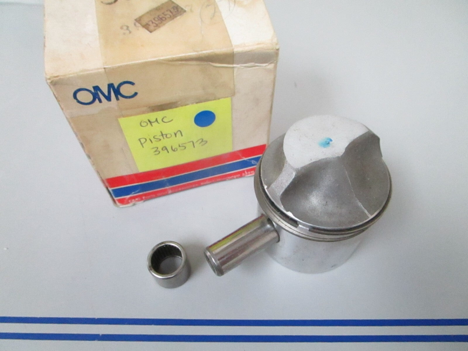 *NEW OEM* 0720 OMC Johnson Evinrude Piston 396573 0396573