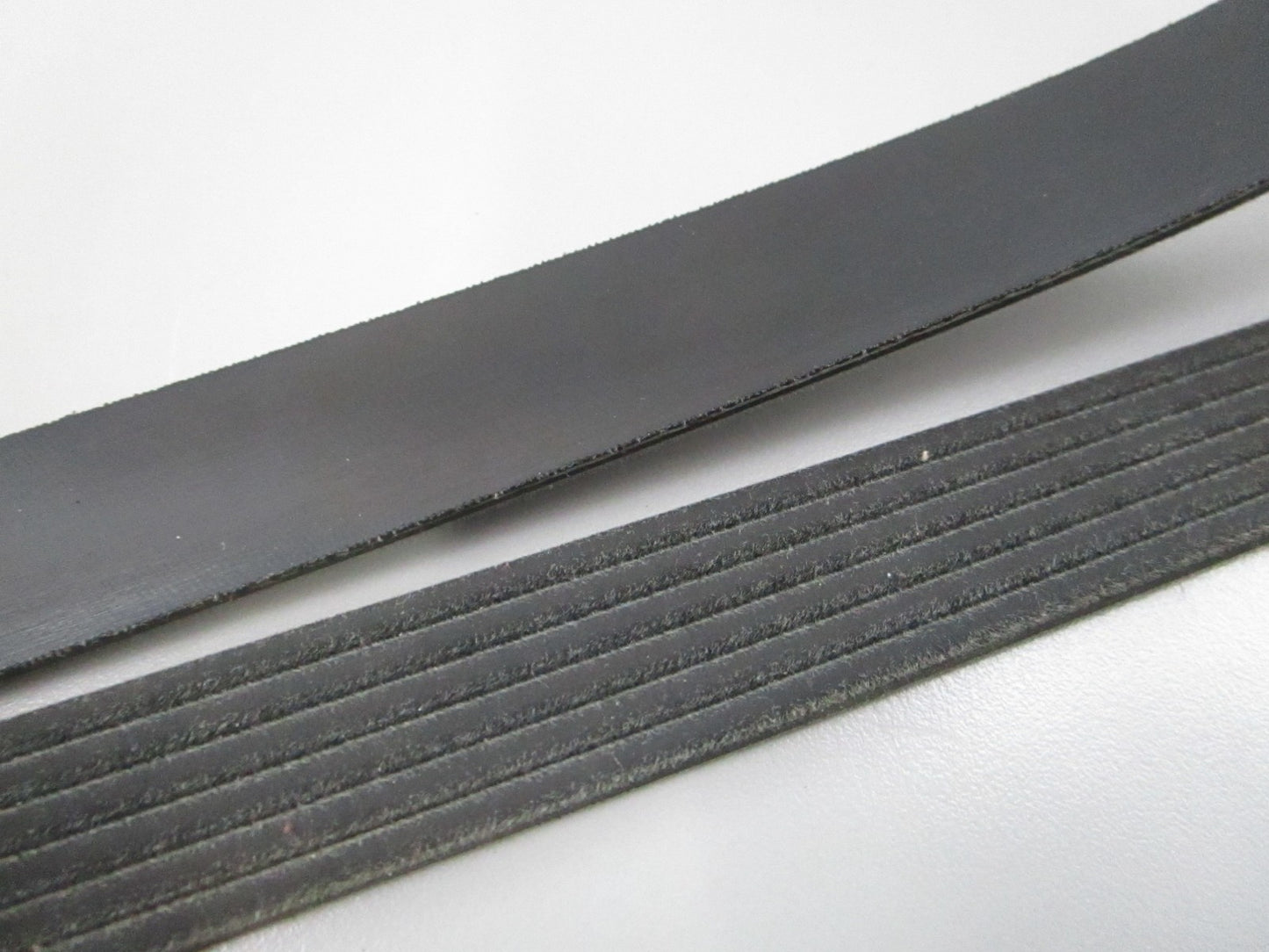 NEW 5060960 Dayco Serpentine Belt 0810