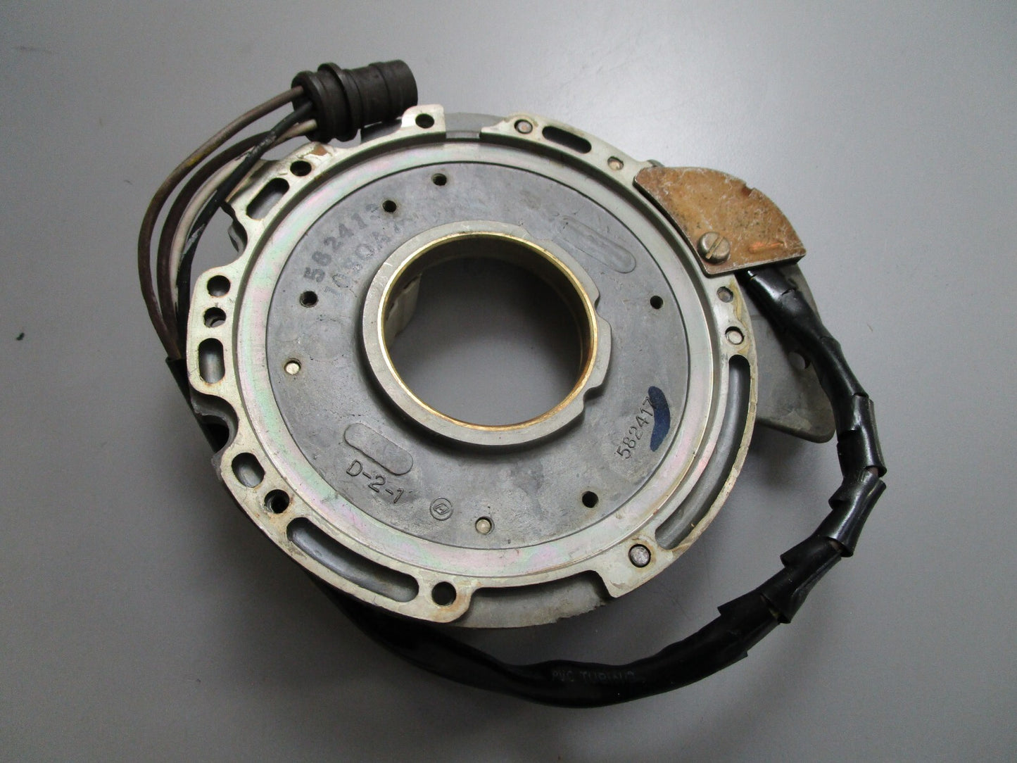 *NEW OEM* 0820 OMC Johnson Evinrude Charge Coil & Plate Assy 582413 0582413