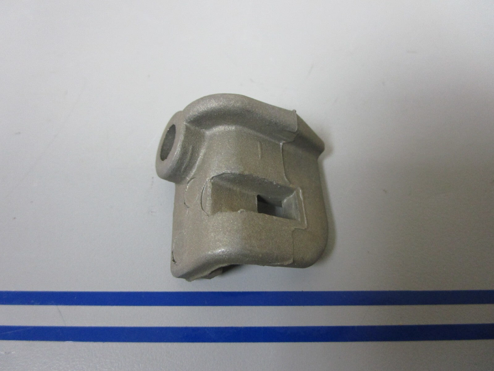 *NEW OEM* 0810 Mercury Quicksilver Bracket 37440