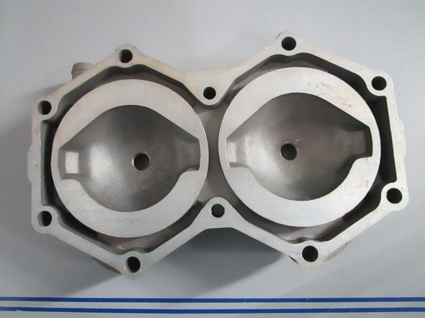 NEW OEM 312055 0312055 OMC Johnson Evinrude PORT Cylinder Head 0820
