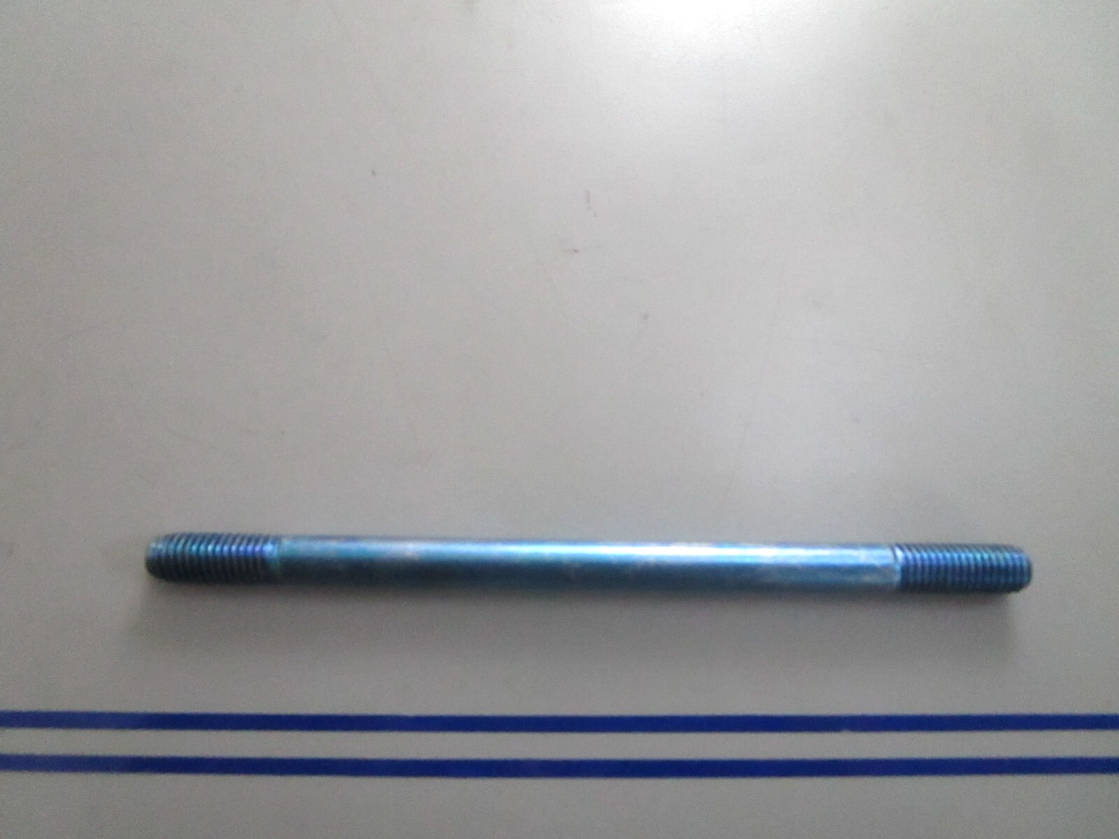 *NEW OEM* 0810 OMC Johnson Evinrude Stud 912474 0912474