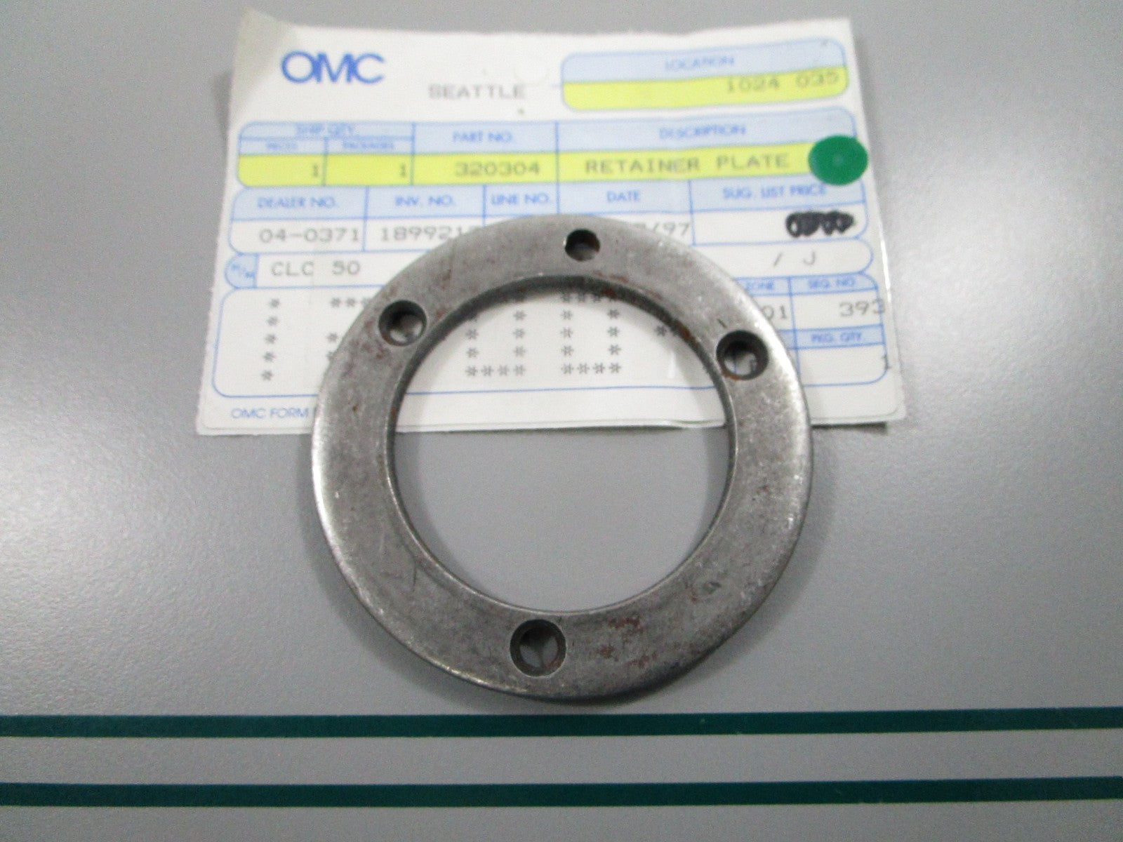 NEW OEM 320304 0320304 OMC Johnson Evinrude Retainer Plate 0810