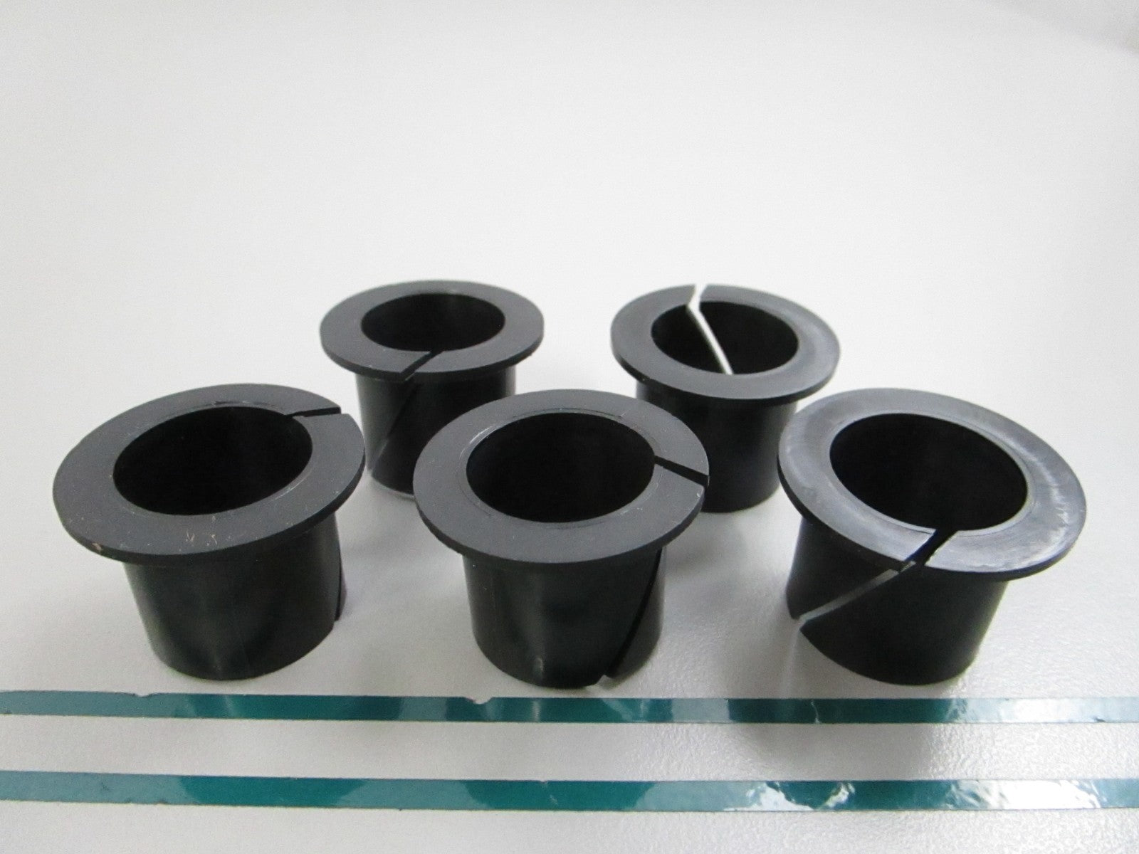 NEW OEM (LOT OF 5) 3853423 Volvo Penta Bushing 0810