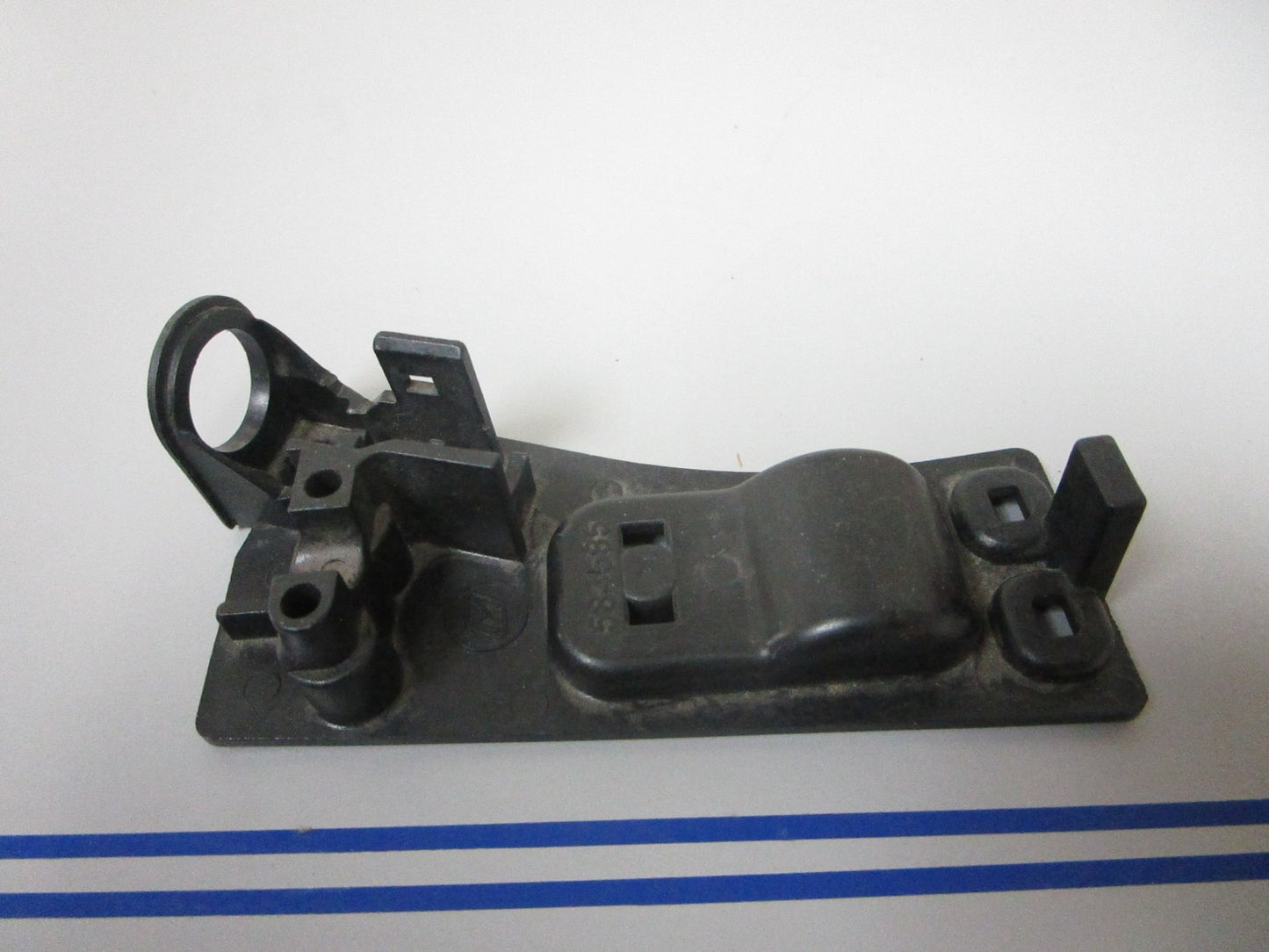 *NEW OEM* 0720 OMC Johnson Evinrude Kill Switch Bracket 584585 0584585