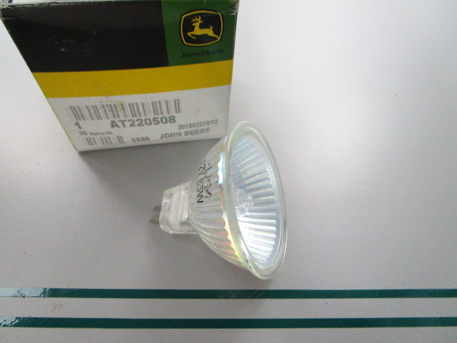 NEW OEM AT220508 John Deere Light Bulb 0810