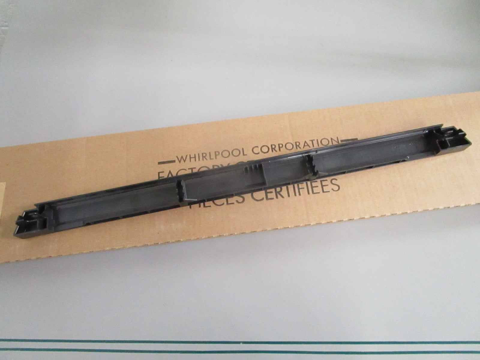 NEW OEM W10518369 Whirlpool Vent Trim 0820