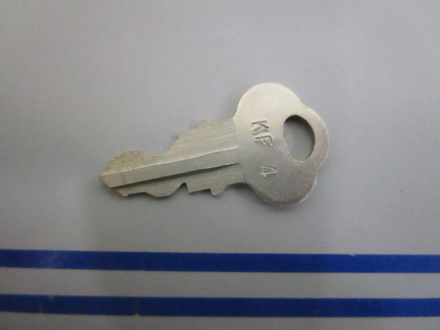 NEW OEM 501519 0501519 OMC Johnson Evinrude KF4 Ignition Key 0820